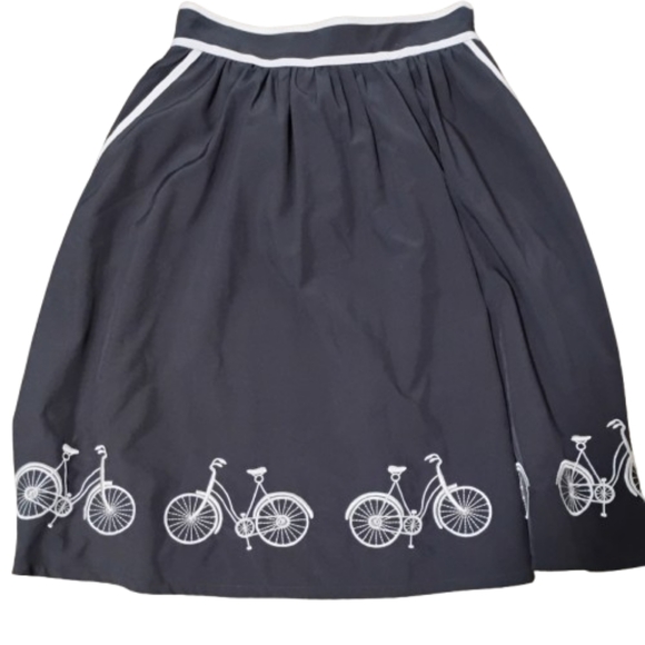 Anthropologie Comme Toi Embroidered Bicycle Skirt Medium - Picture 2 of 13